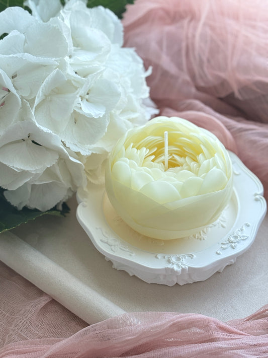 Unscented- Light yellow peony candle